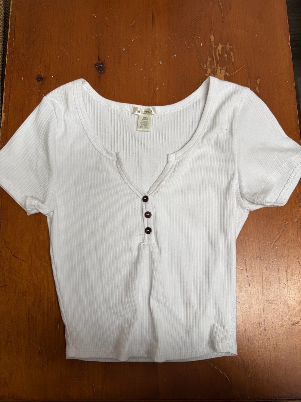 Bozzolo White Ribbed Henley Crop Top with Button Front